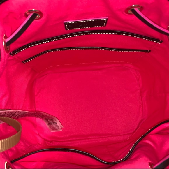 Disney “The Rescuers” Dooney & Bourke Drawstring Bucket Shoulder Bag-NWT - Picture 7 of 11